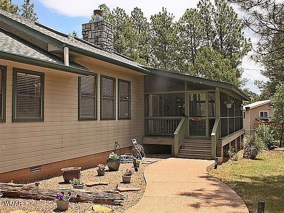 4th image of 601 N 10th Dr