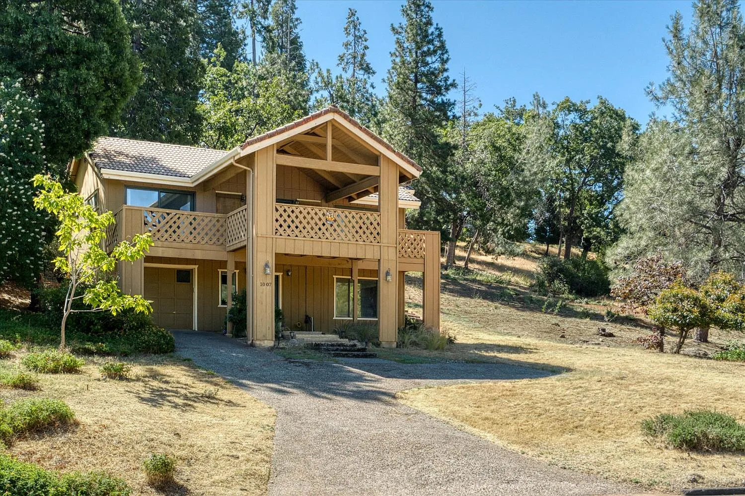 1007 Dogwood Dr photo 1