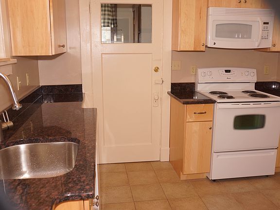 Newly Renovated Kitchen