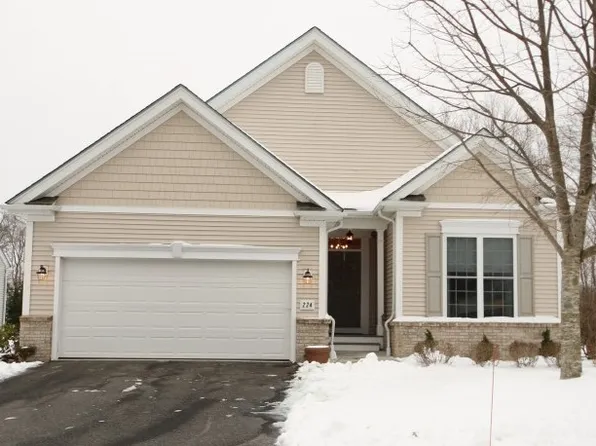 224 Chip Shot Ln, Oxford, CT 06478