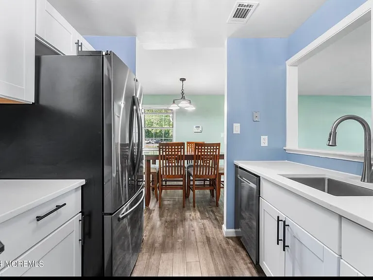 339 Yorkshire Pl — Photo 13