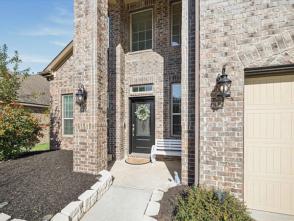 2nd image of 2933 Fox Ledge Ct