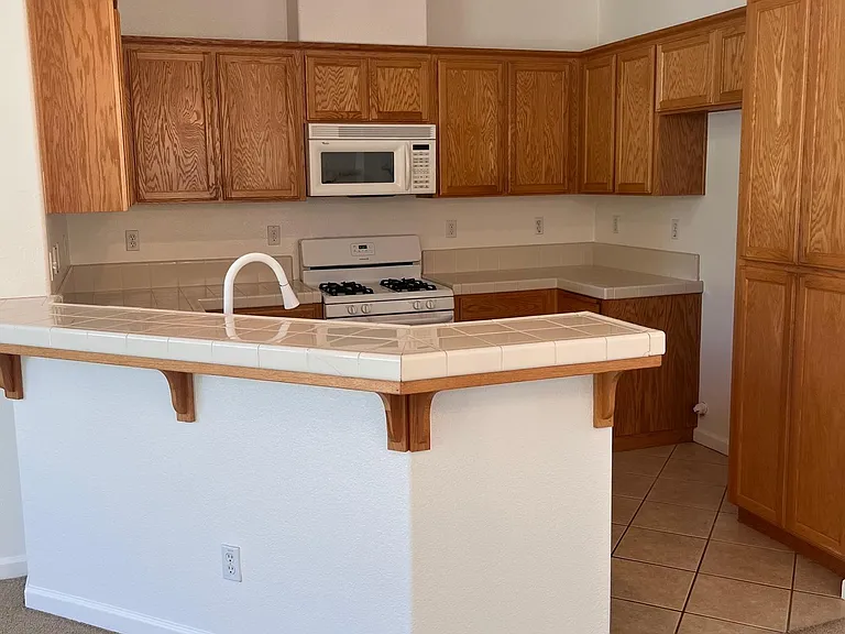 2357 Saint Augustine Dr — Photo 8