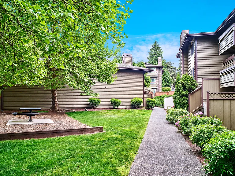 Heritage Grove — Photo 17