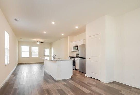 5th image of 14427 Harrow Park Ln