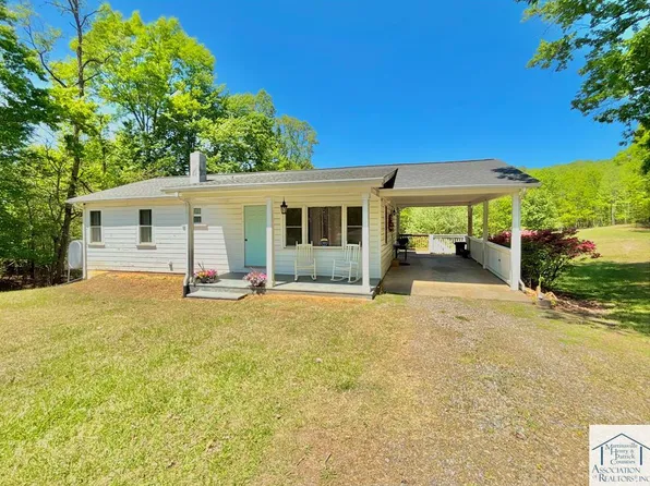 264 Applewood Rd, Martinsville, VA 24112