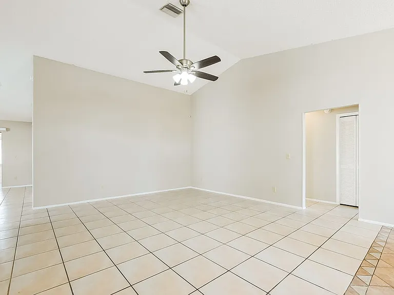 797 Minerva Ln — Photo 4