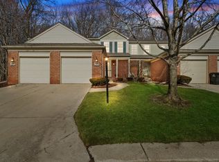 7836 Rivergate Dr, Westland, MI 48185