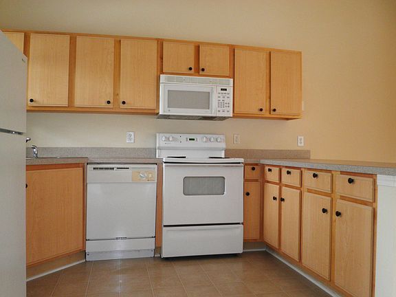 2nd image of 200 Eucalyptus Ln