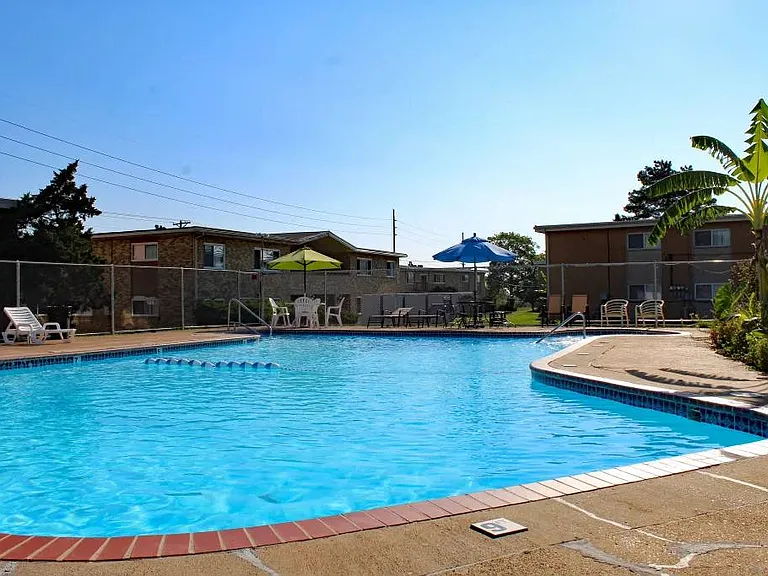 Eden Rock Apartments — Photo 8