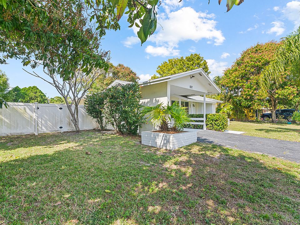 1st image of 837 Gardenia Dr
