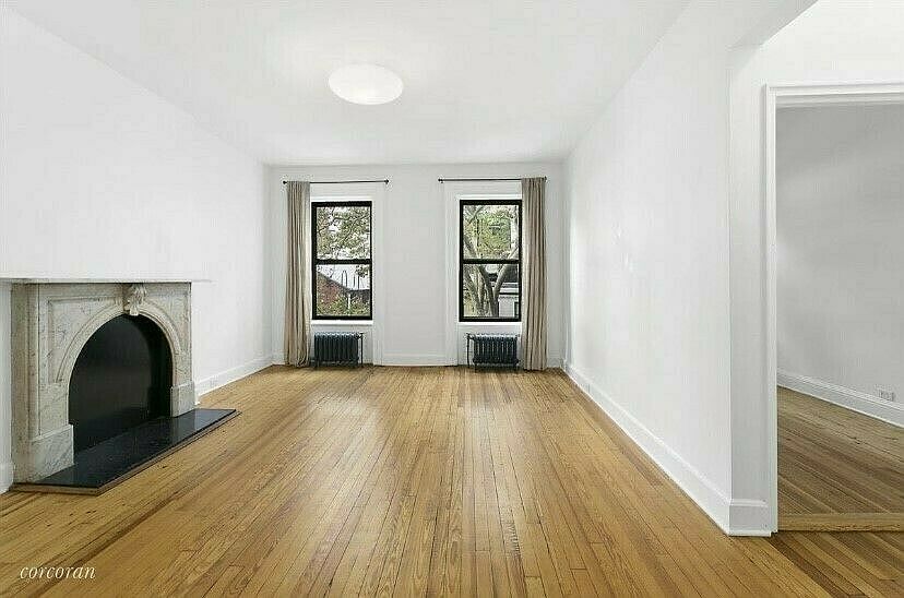 1st image of 161 E 61st St APT 4R