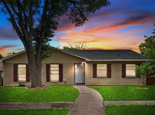 7116 Chinaberry Rd, Dallas, TX 75249