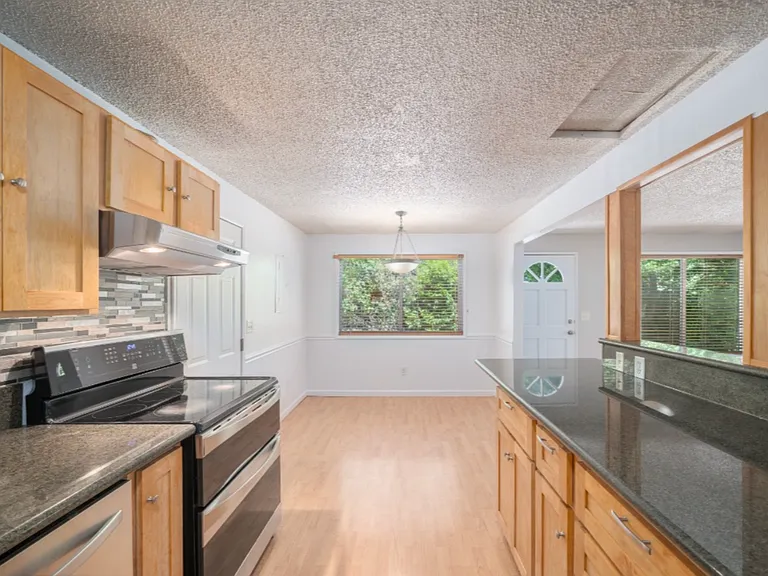 9207 SW 26th Ave — Photo 19