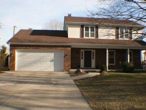 819 Brookside Dr photo 1