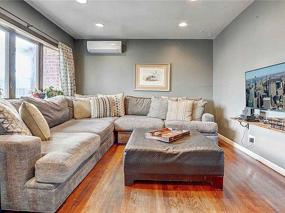 3rd image of 3897 Laureen Ct