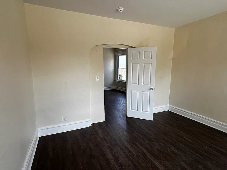 64 Eaton Pl #2 — Photo 23