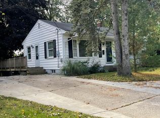 60 W Division St NE, Rockford, MI 49341