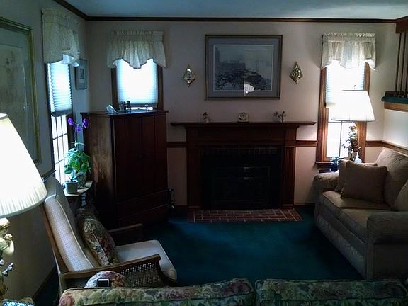 5th image of 427 Wellman Ave #135