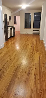 Rented by Manhattan Best Realty, Inc. | media 2