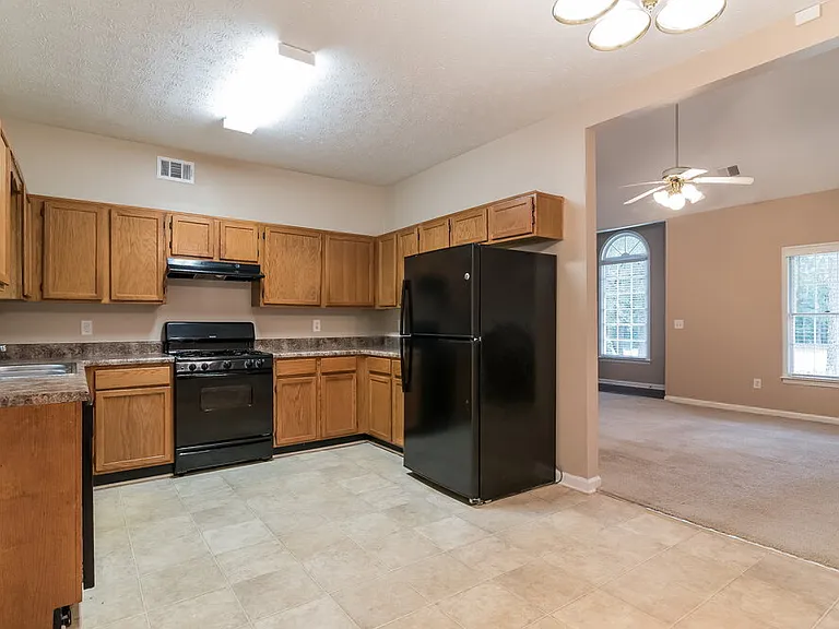36 Stonehaven Dr — Photo 7