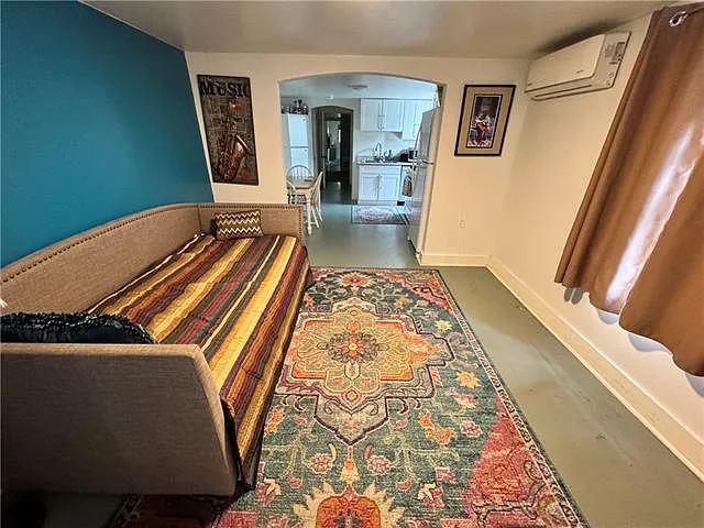 4509 Annunciation St #B — Photo 3