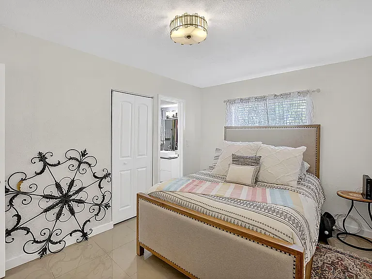 815 Middle River Dr #114 — Photo 9