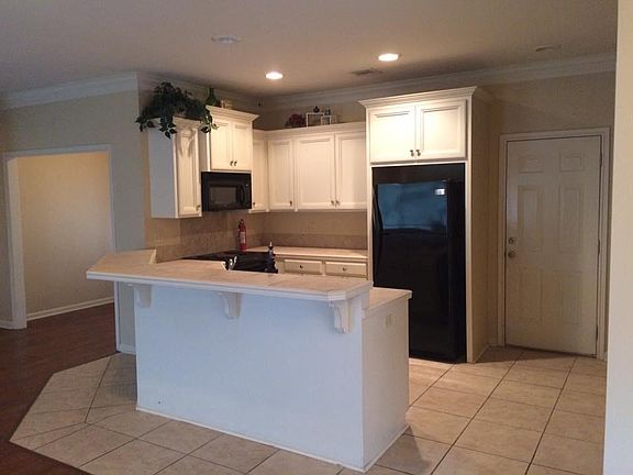 5th image of 147 Legend Creek Dr
