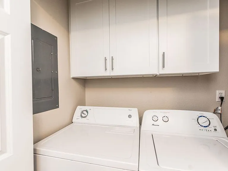 Devonshire Townhomes — Photo 13