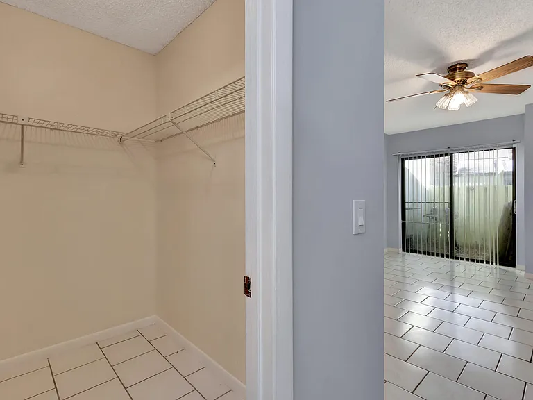 4385 Willow Brook Cir — Photo 25