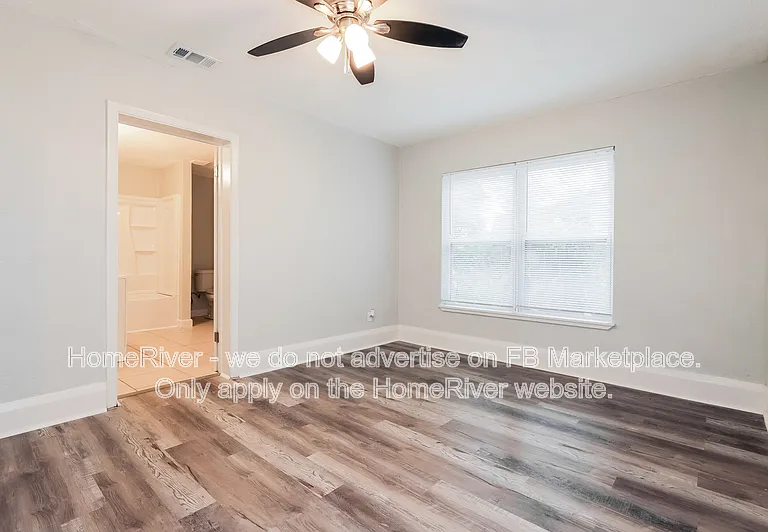 5206 N 15th St — Photo 9