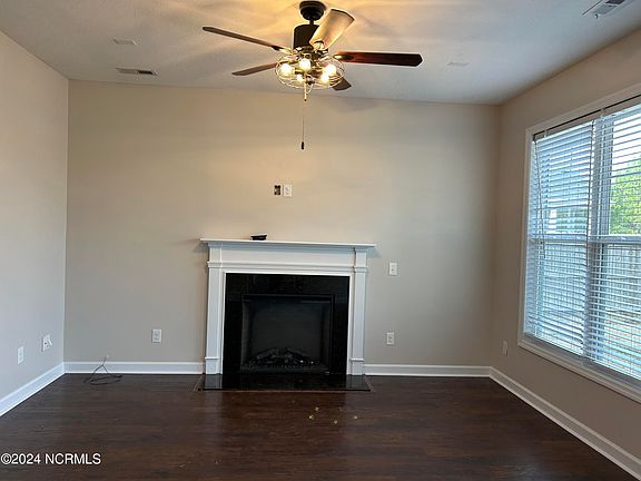 3rd image of 101 Peakwood Court