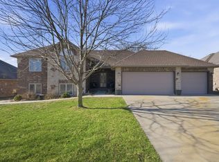 1545 N Oakfair Place, Springfield, MO 65802