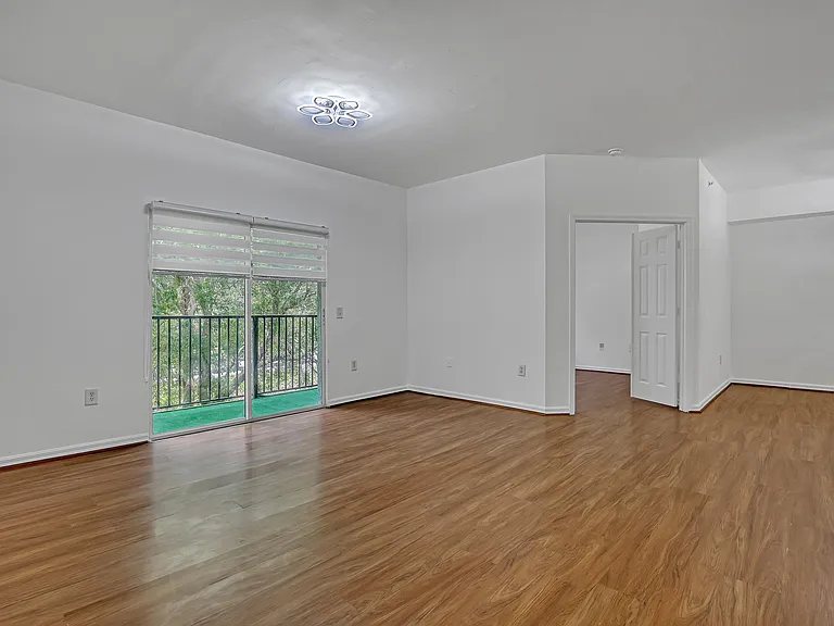 340 Crestwood Cir #302 — Photo 14