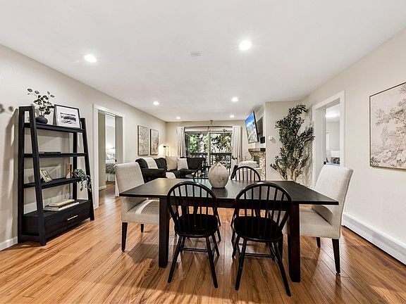 5th image of 929 Southwood Blvd Unit 13