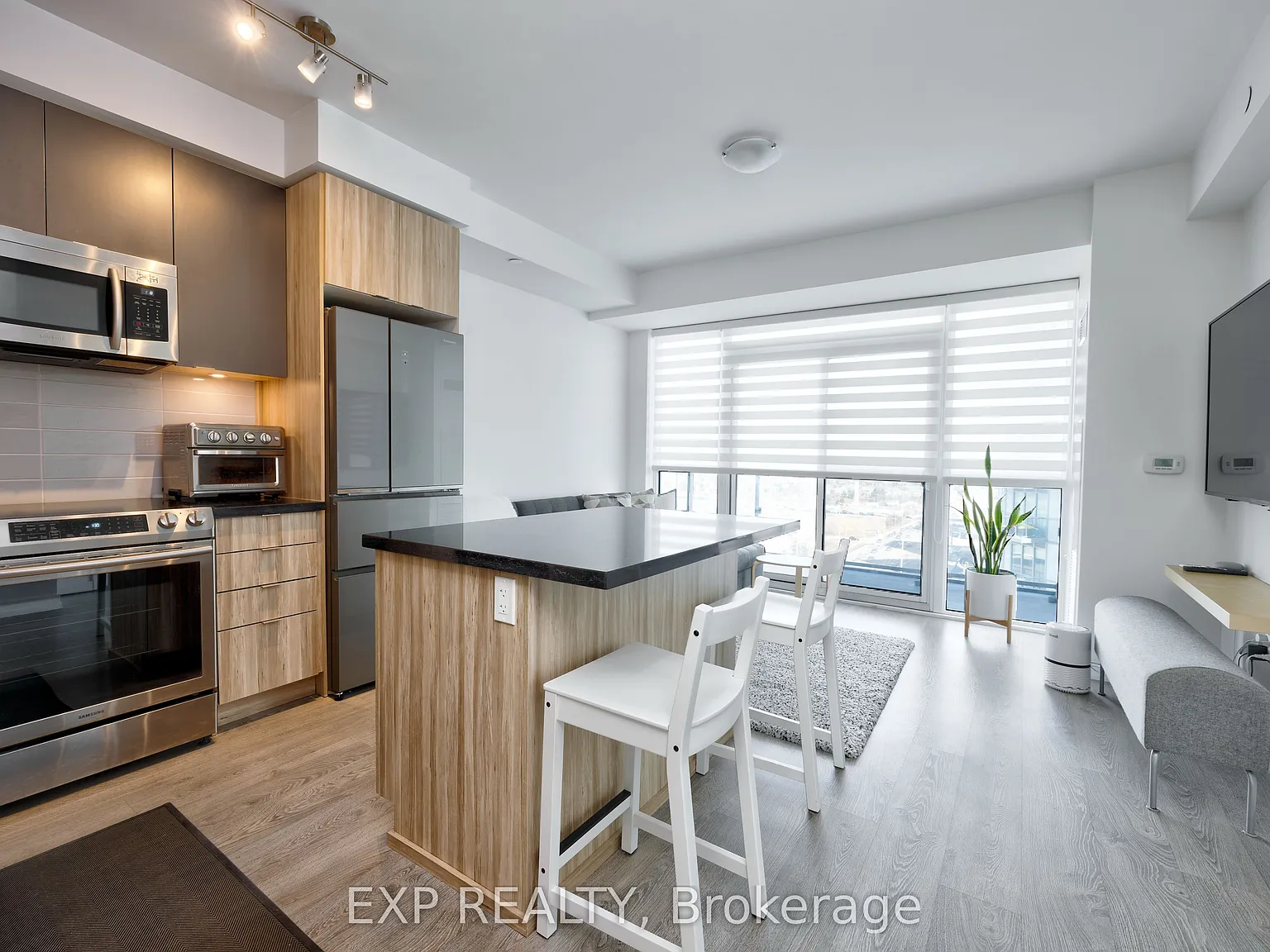 4677 Glen Erin Dr — Photo 3