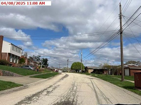 Exterior Neighborhood (street photo)