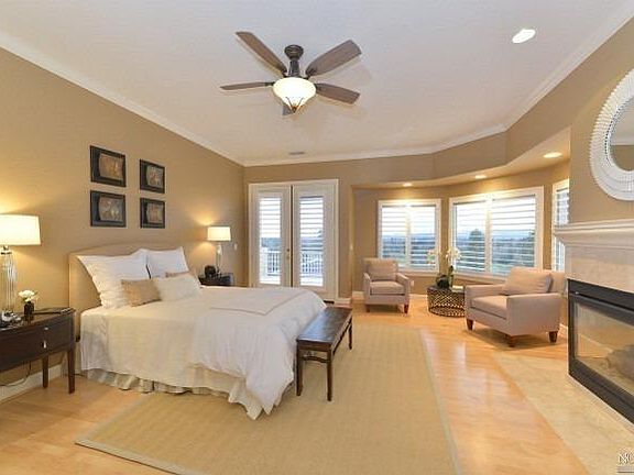 4th image of 1180 Castle Oaks Dr