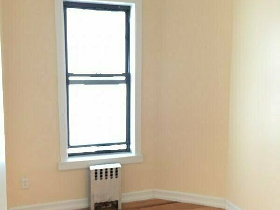 4th image of 516 W 135th St #42