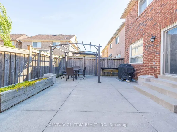21 Treegrove Cres, Brampton, ON L7A 0K4