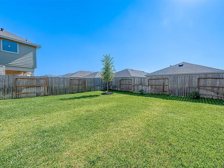 462 Aurora Creek Ln — Photo 37