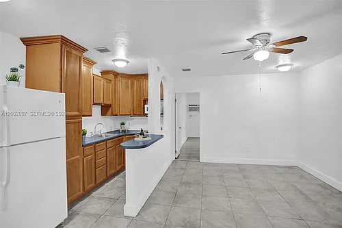 1860 Venice Park Dr #213 Photo 1