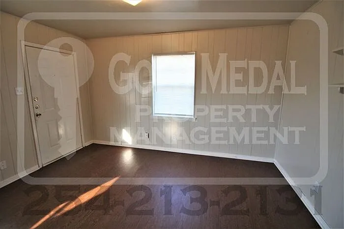 801 Pecan Cir — Photo 3