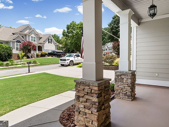 4th image of 10 Ashville Pl