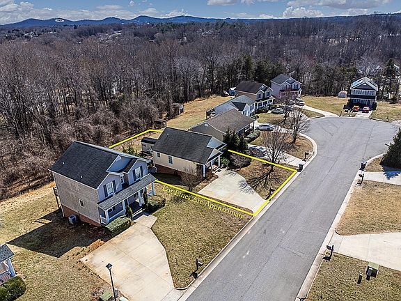 4th image of 123 Bennett Dr