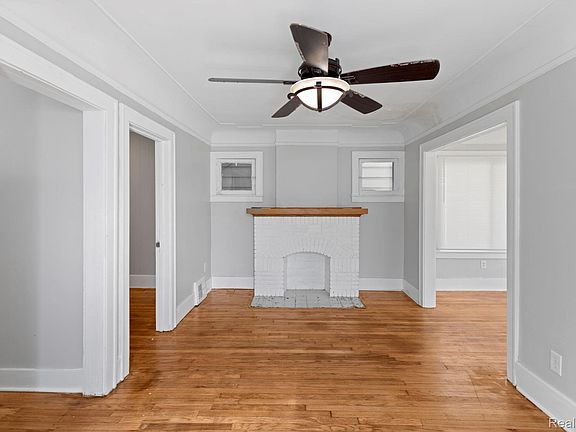 5th image of 74 Pine St
