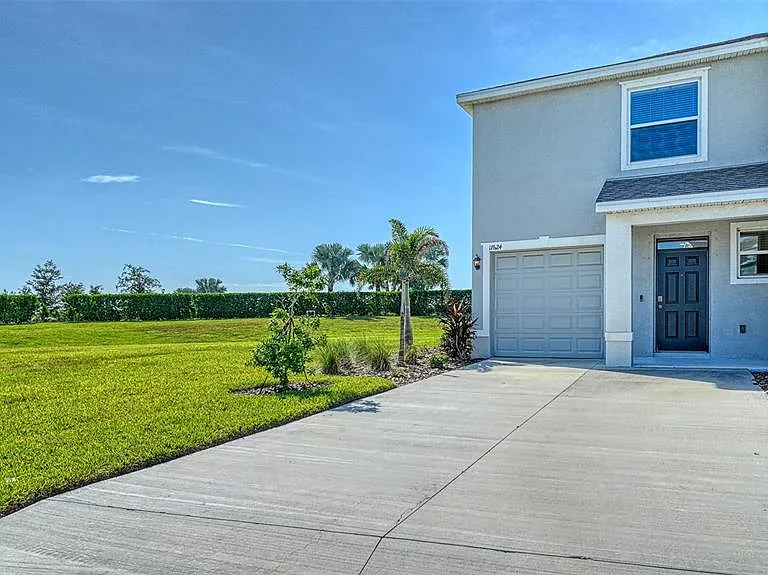 17624 Crescent Moon Loop — Photo 4