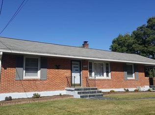 3828 Colony Ln, Roanoke, VA 24018