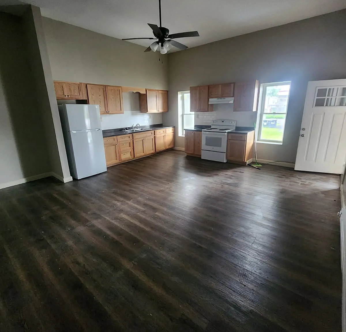 1 bed, 800 sqft, $850 — Photo 1