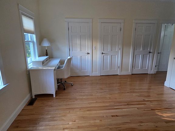 3rd image of 134 Maple Ave